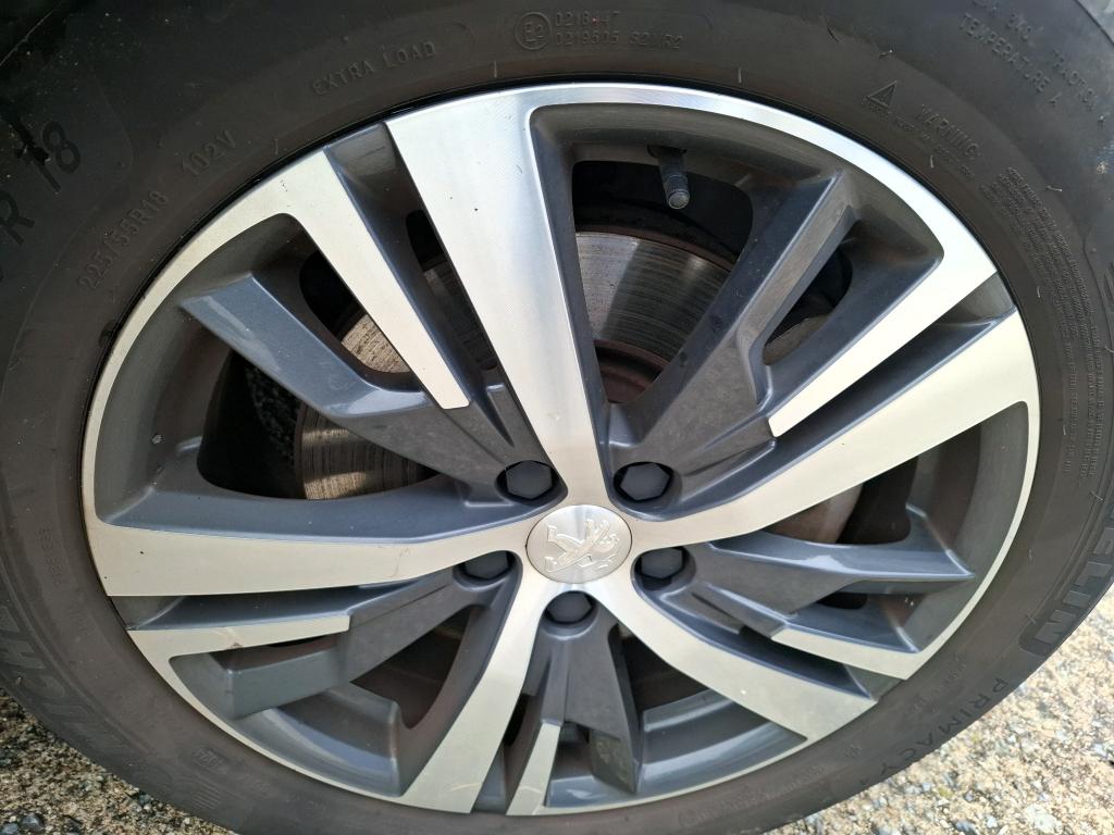 PEUGEOT 3008 Hybrid 225 e-EAT8 Allure 2022