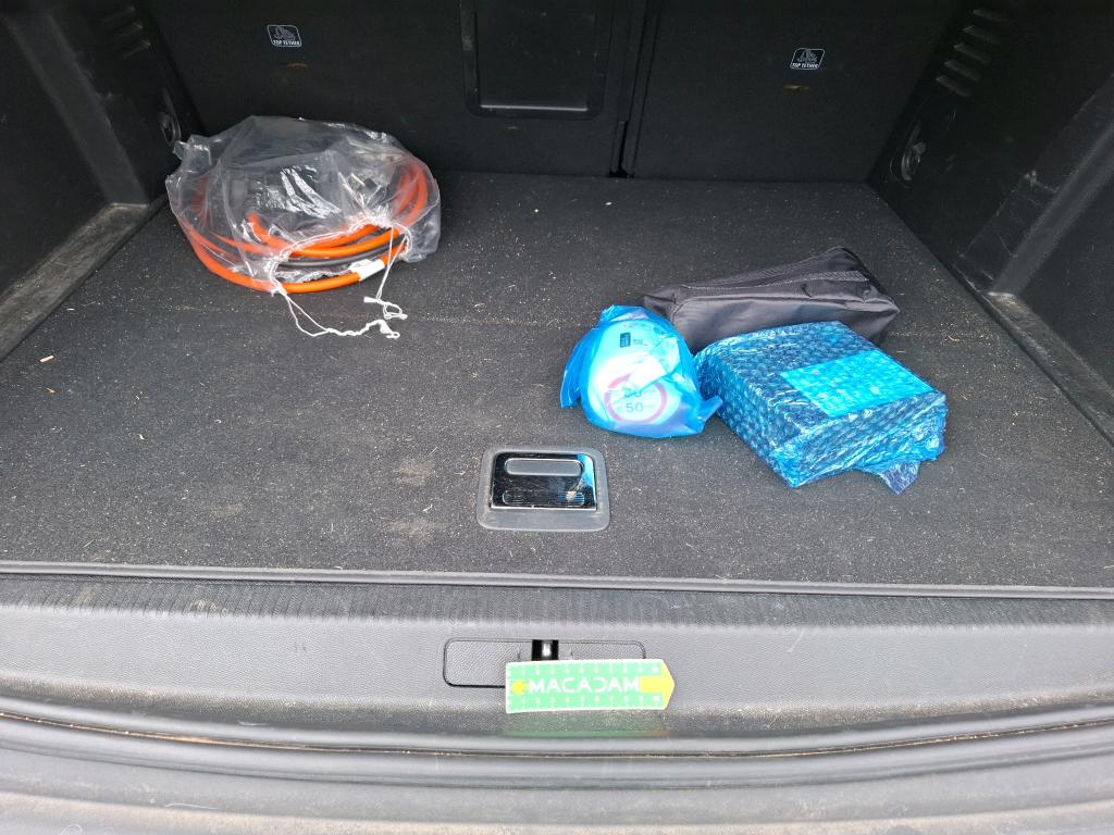 PEUGEOT 3008 Hybrid 225 e-EAT8 Allure 2022