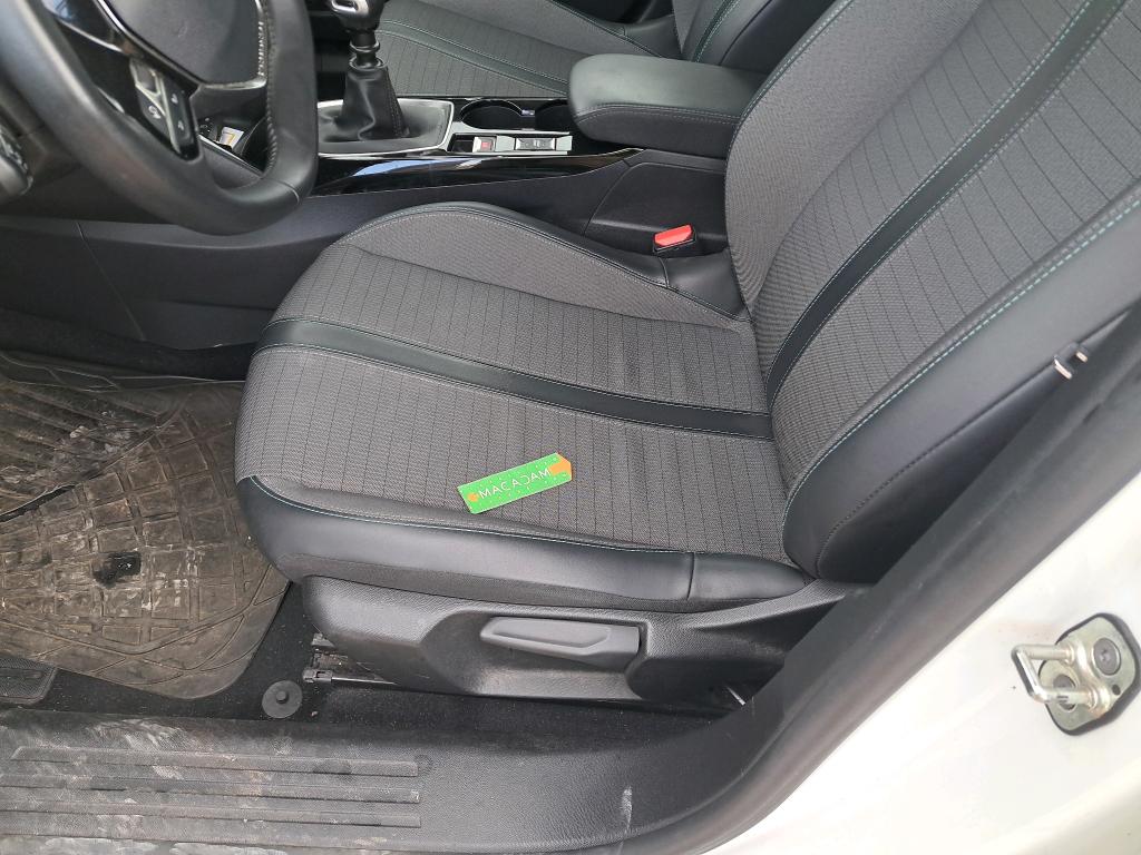 PEUGEOT 2008 PureTech 100 S&S BVM6 Allure 2021