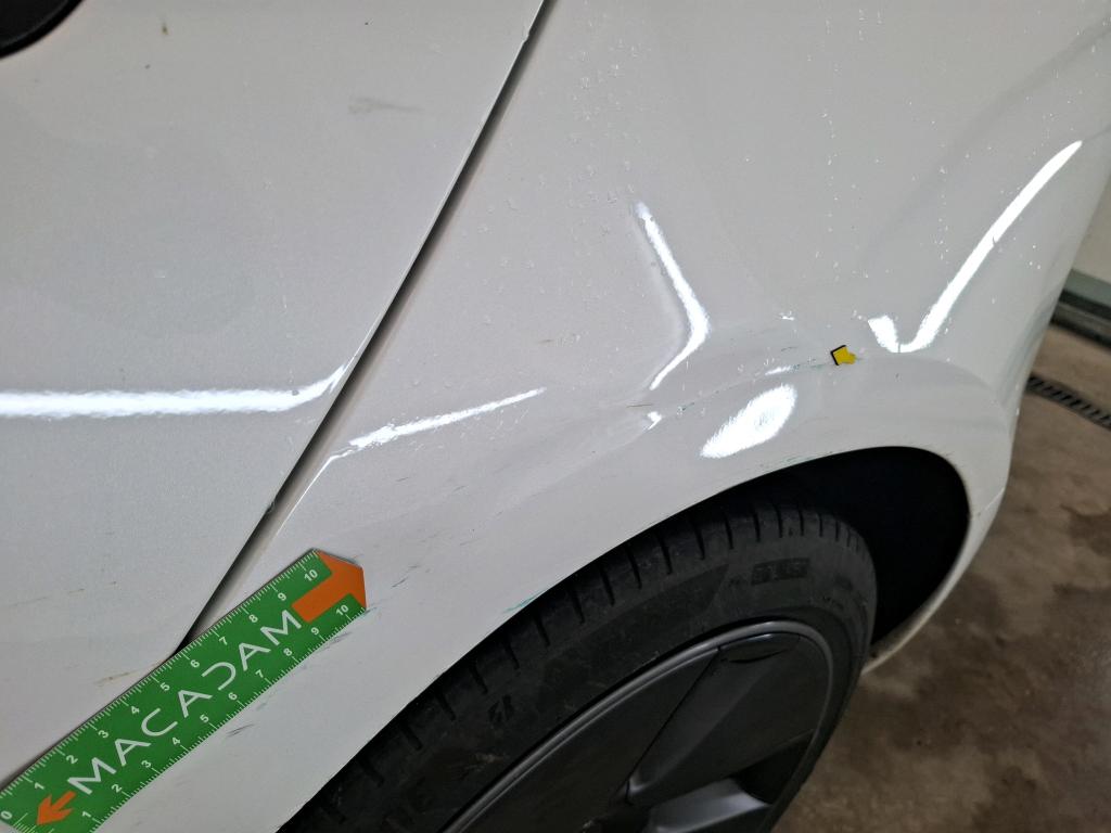 TESLA  2023