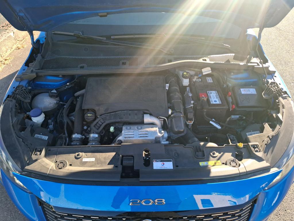 PEUGEOT 208) 208 PureTech 100 S&S EAT8 GT 2023