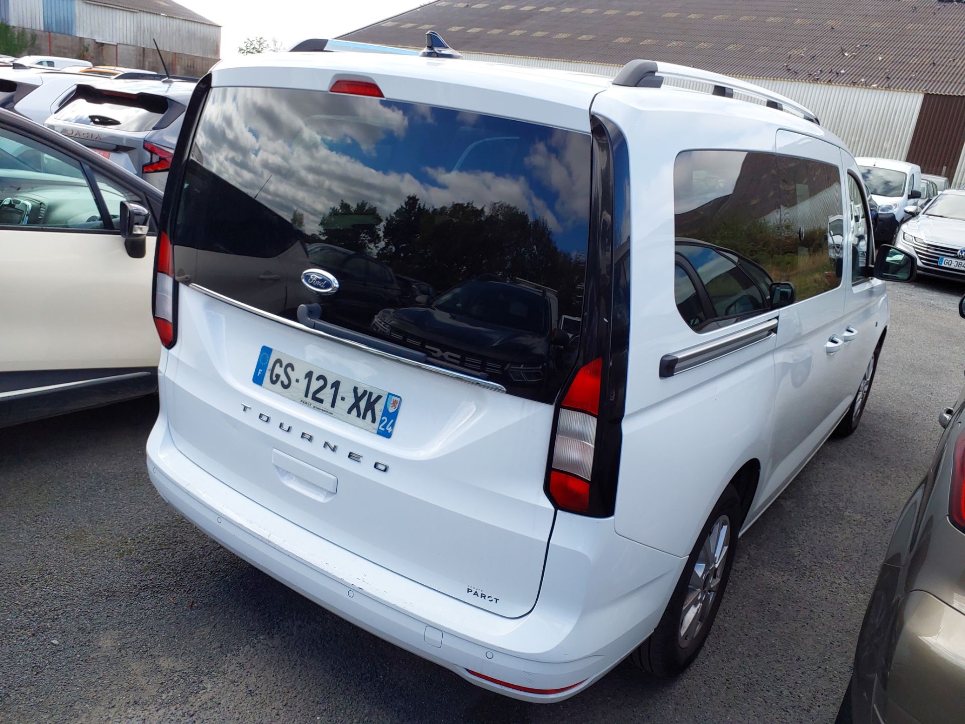 FORD TOURNEO GRAND Connect 2.0 EcoBlue 122 BVM6 Titanium 2023