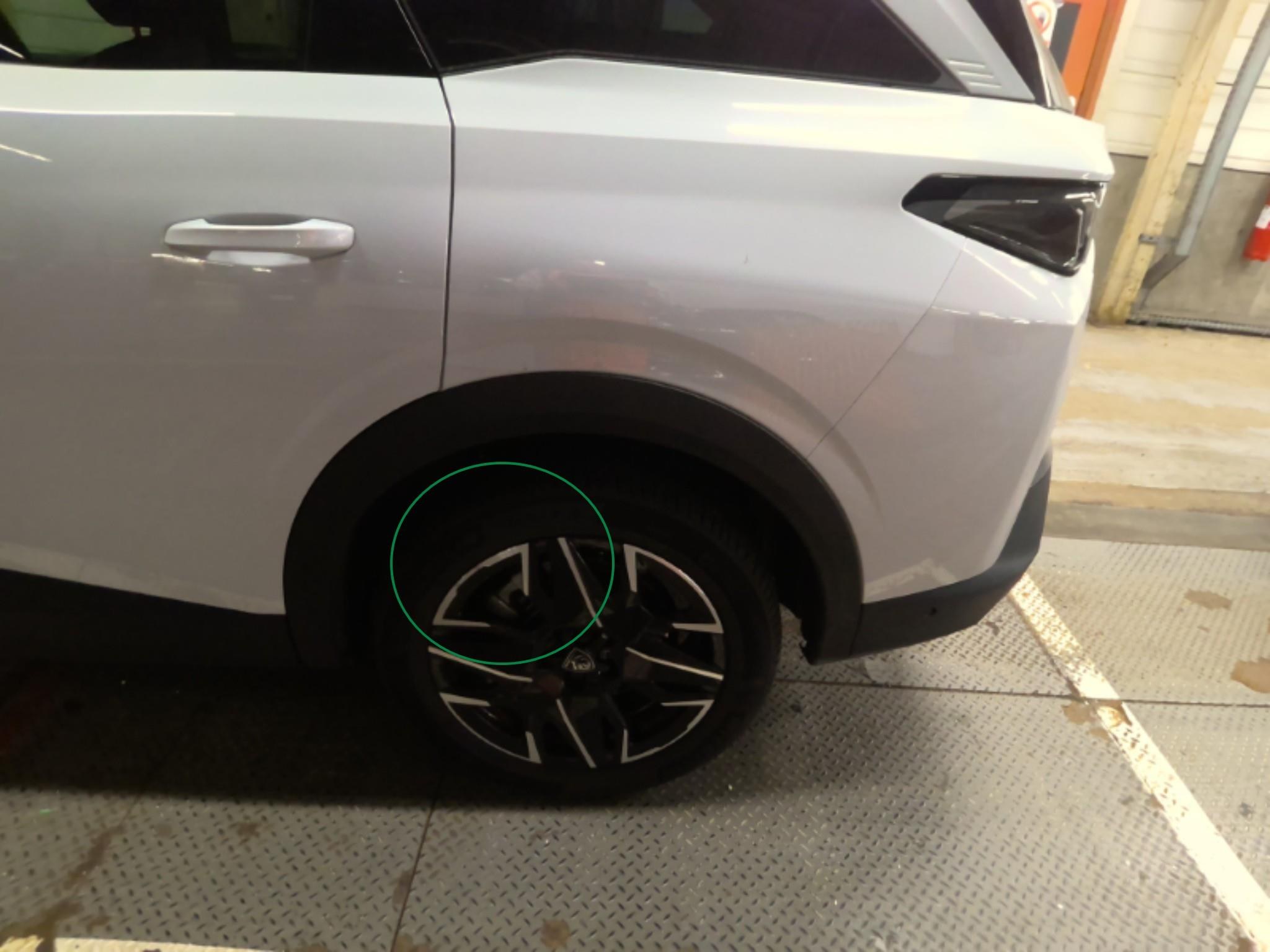 PEUGEOT 5008 Hybrid 145 ch e-DCS6 Allure 2025