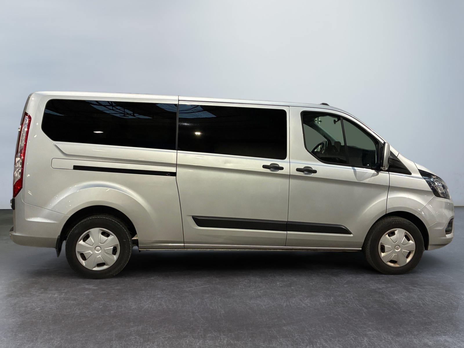 FORD Transit Custom Kombi 320 L2H1 2.0 EcoBlue 130 Trend Business 9pl 2023