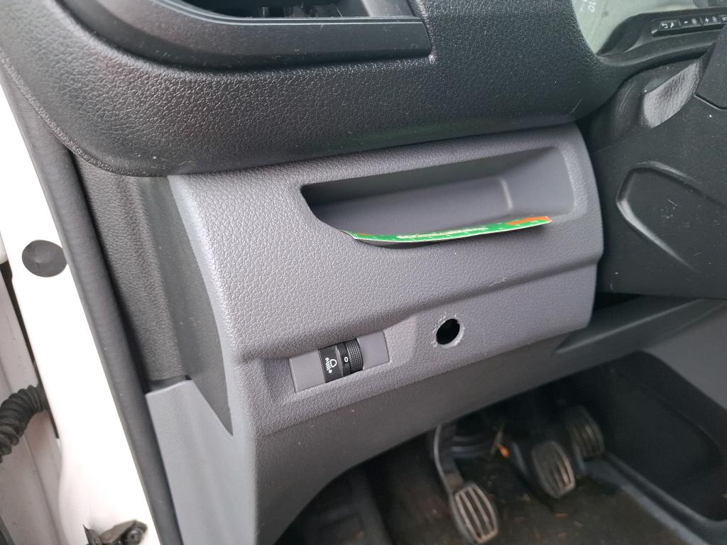 PEUGEOT EXPERT FOURGON FGN TOLE STANDARD 2.0 BLUEHDI 120 S&S BVM6 PREMIUM 2019