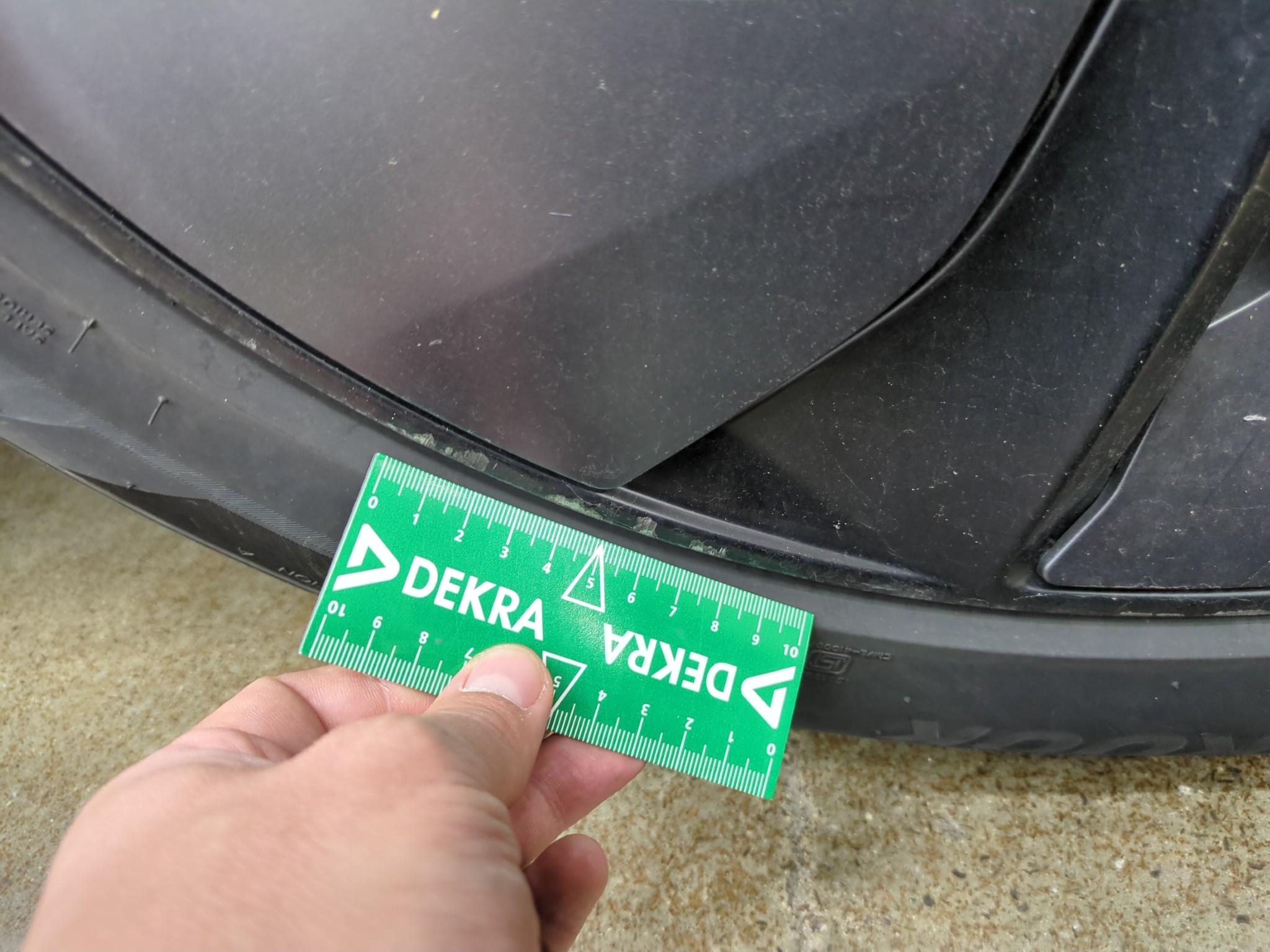 TESLA  2025
