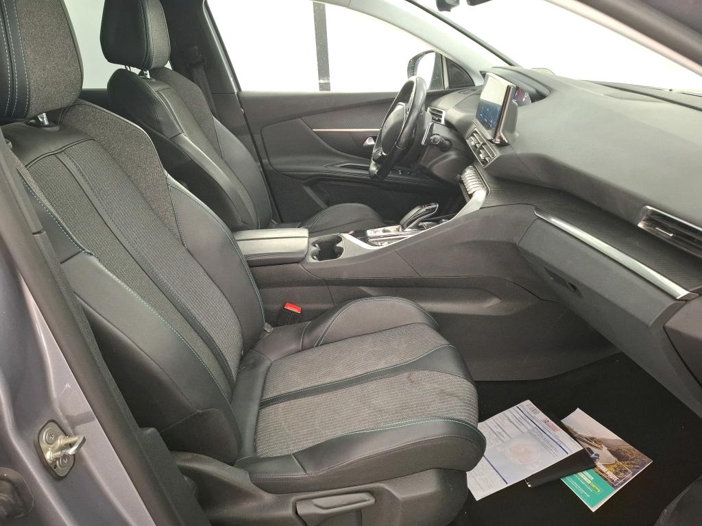 PEUGEOT 3008 Hybrid 225 e-EAT8 Allure 2022