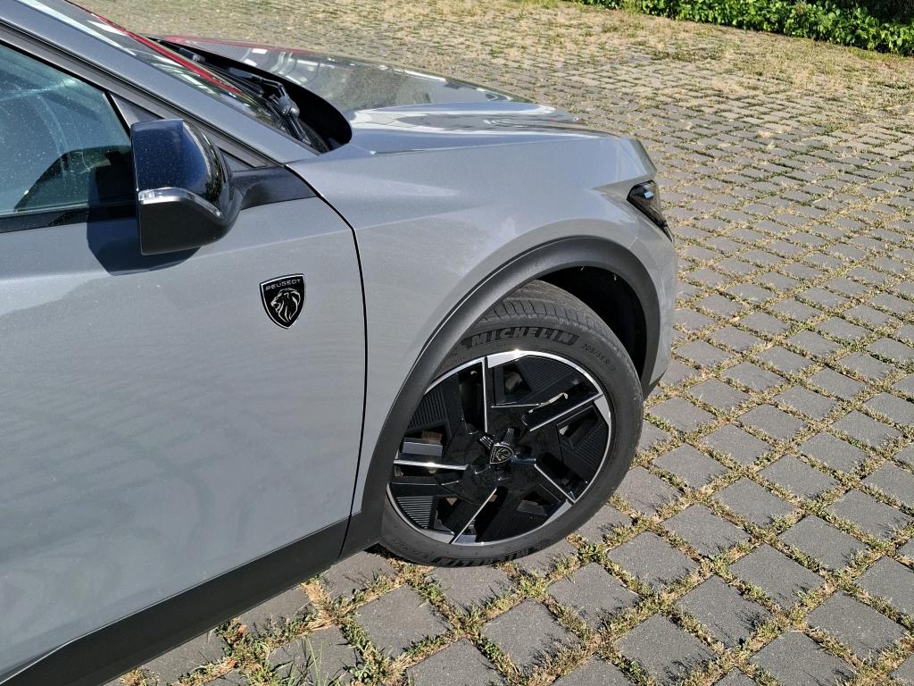 PEUGEOT 408 PHEV 225 e-EAT8 GT 2024