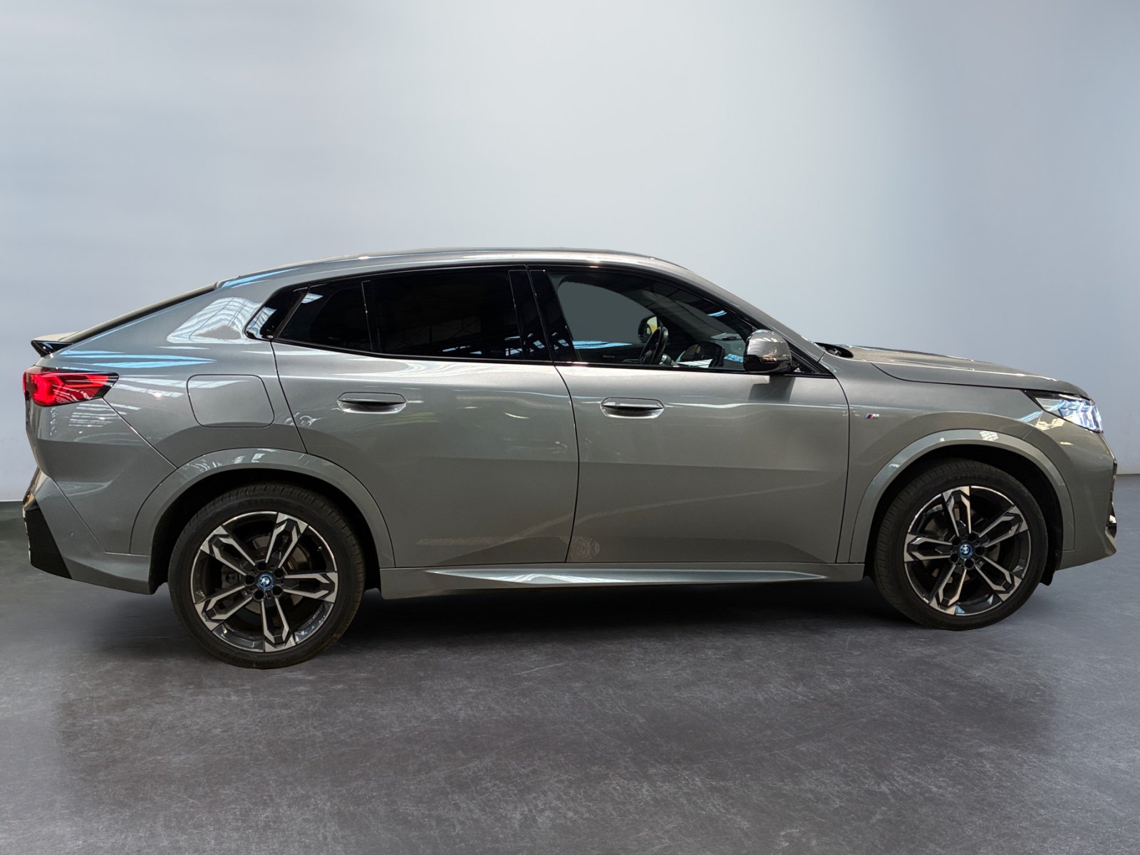 BMW iX2 U10 eDrive20 204ch BVA M Sport 2024