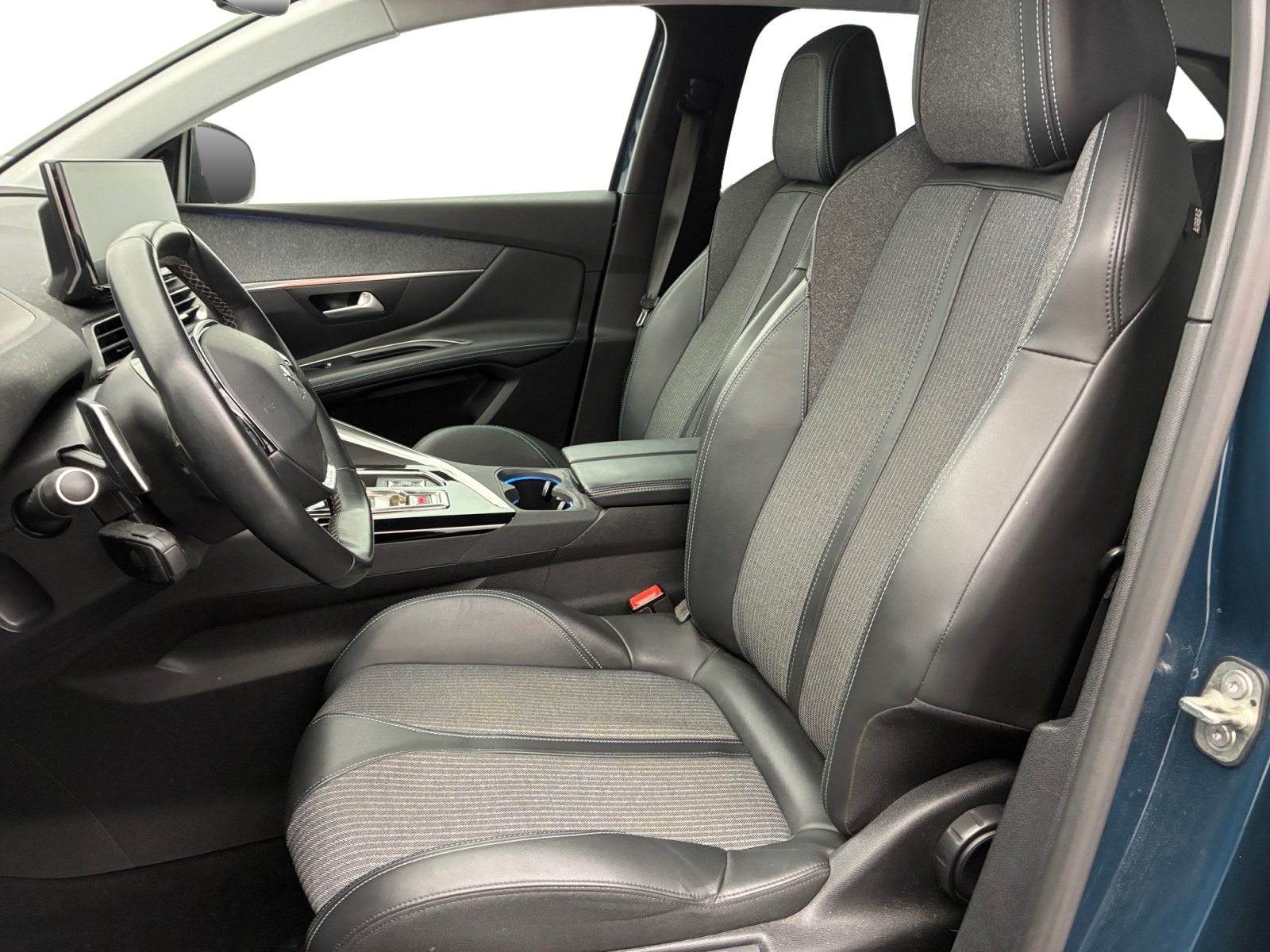 PEUGEOT 3008 Hybrid 225 e-EAT8 Allure Pack 2021