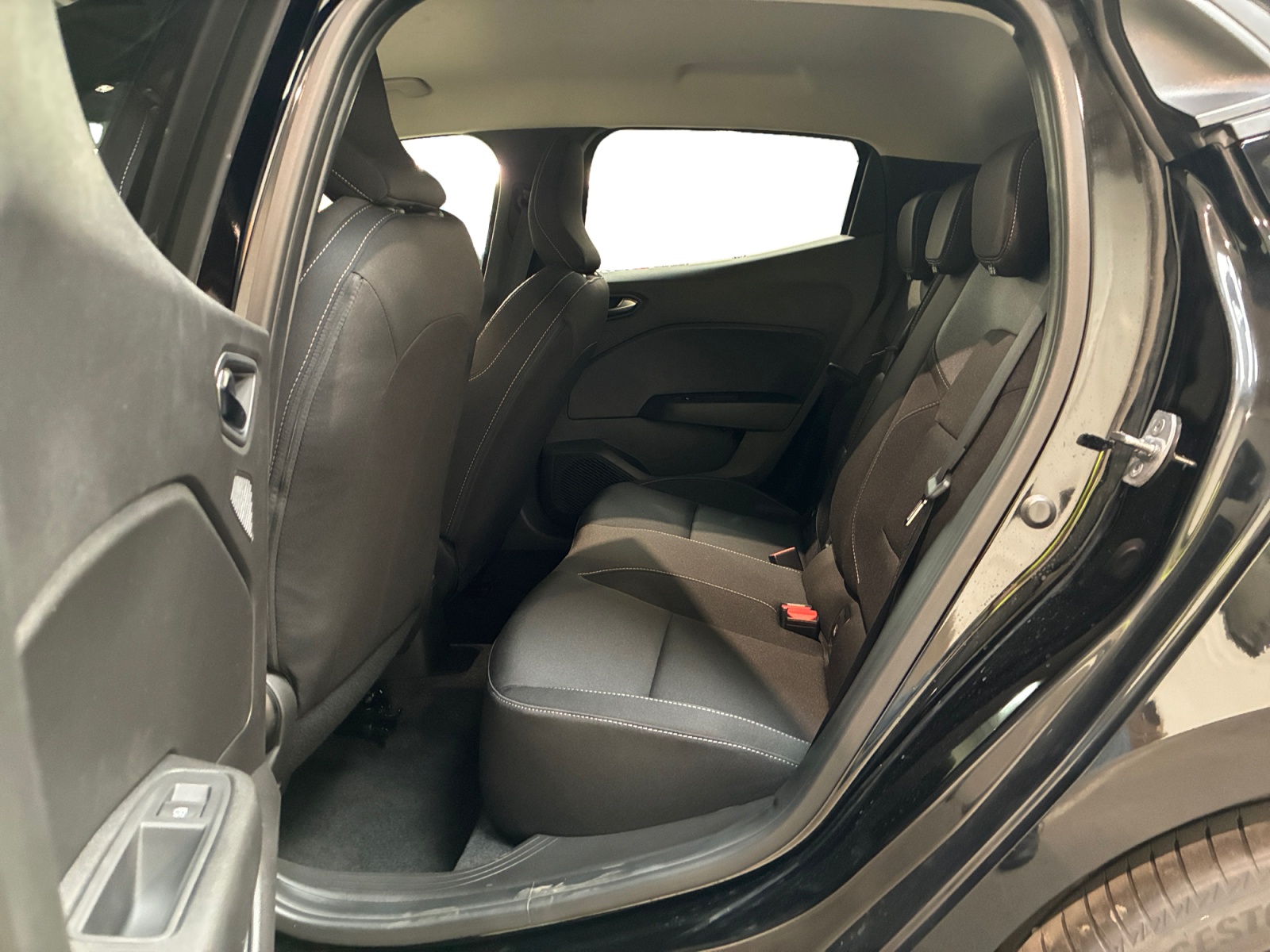 MITSUBISHI COLT 1.6 MPI HEV 143 Invite+ 2026