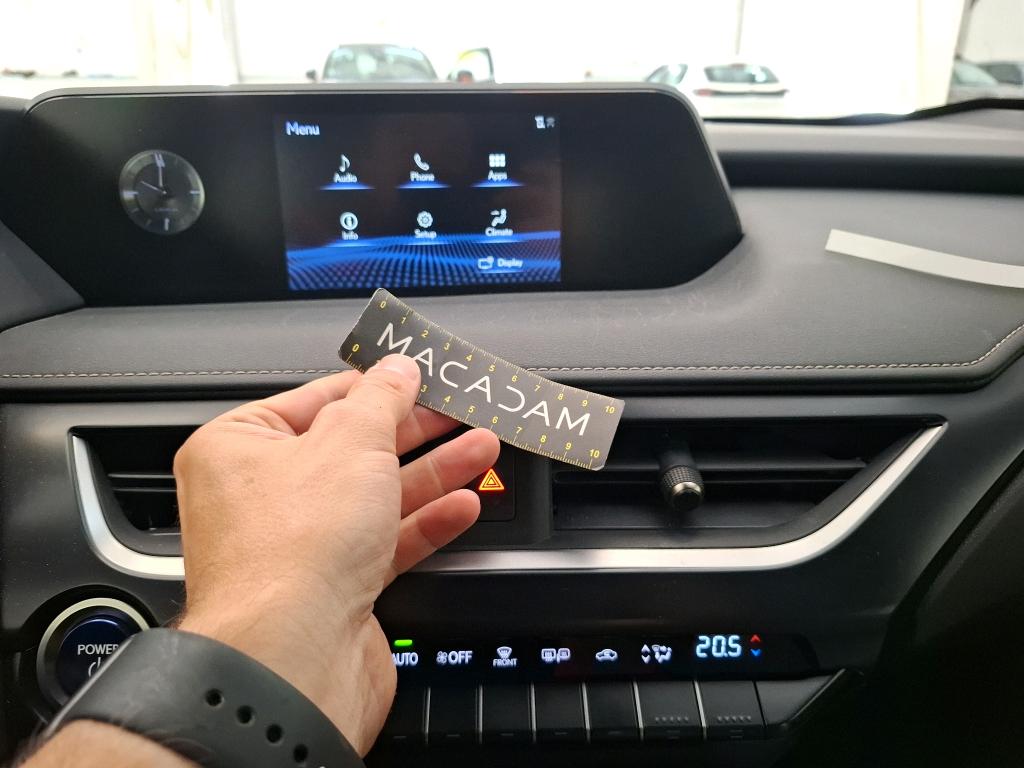 LEXUS  2020