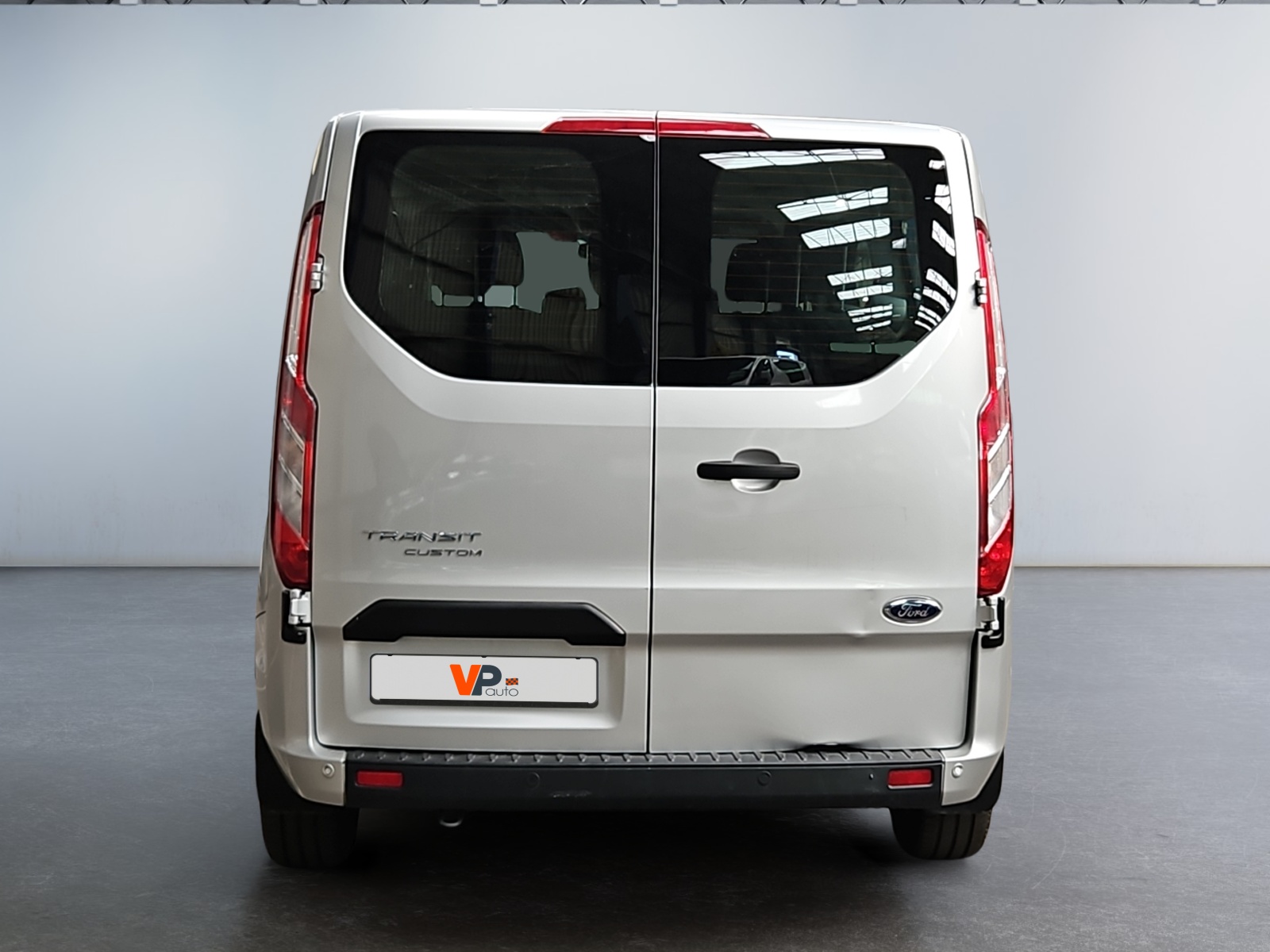FORD Transit Custom 320 L2H1 2.0 EcoBlue 130 Trend Business 9pl 2023