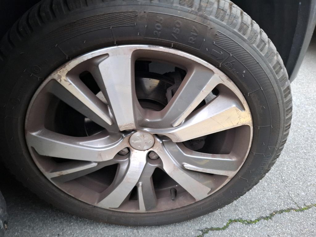 PEUGEOT 2008 1.2 PureTech 110ch S&S BVM5 Allure 2017