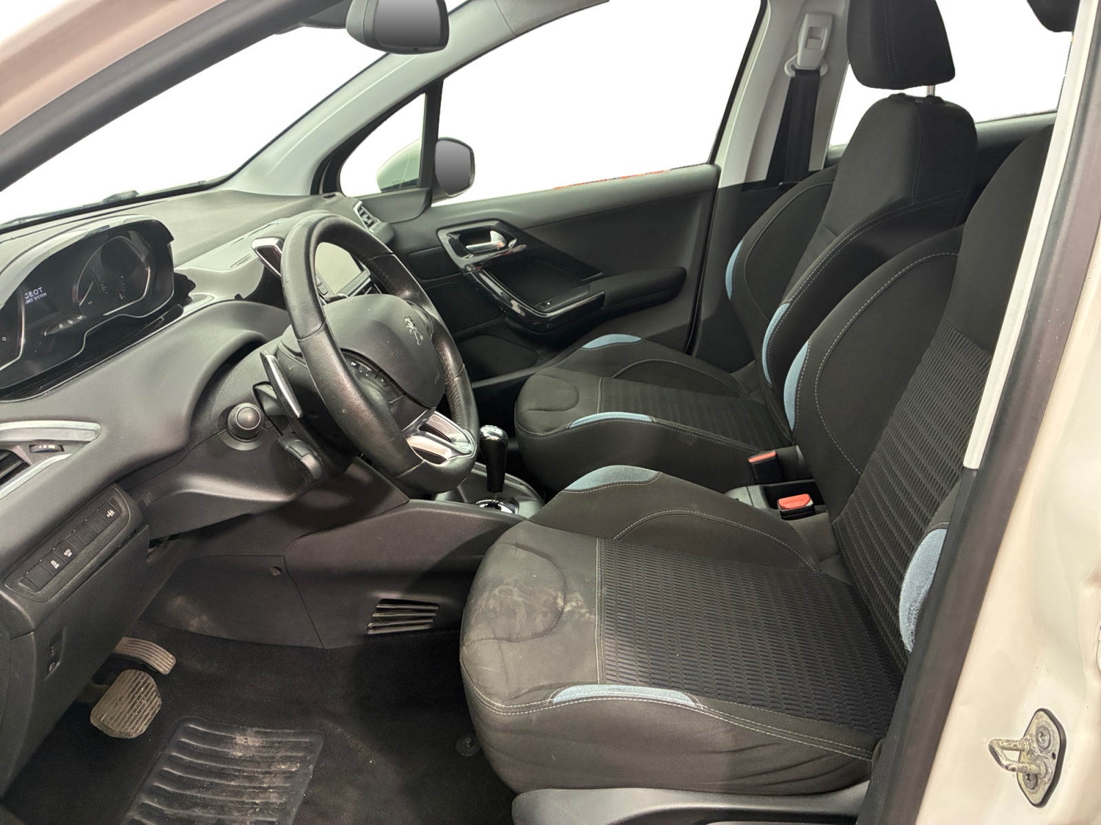 PEUGEOT 208 1.6 e-HDi 92ch ETG6 Allure 2014