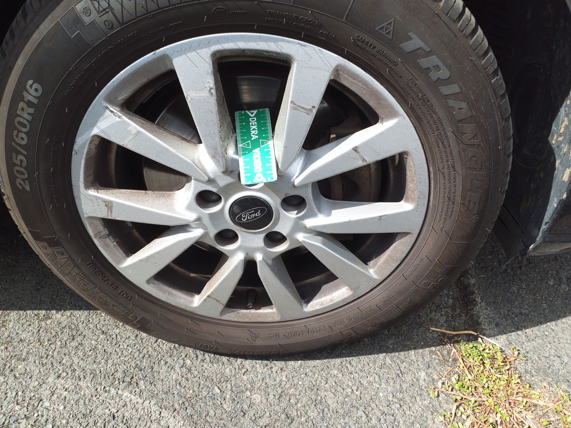 FORD TOURNEO GRAND Connect 2.0 EcoBlue 122 BVM6 Titanium 2023