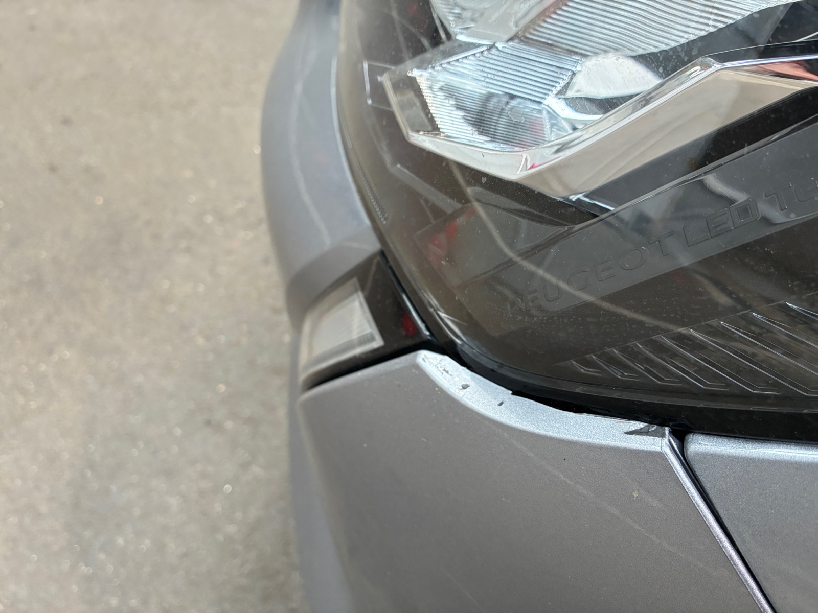 PEUGEOT 208 PureTech 100 S&S EAT8 Allure 2022