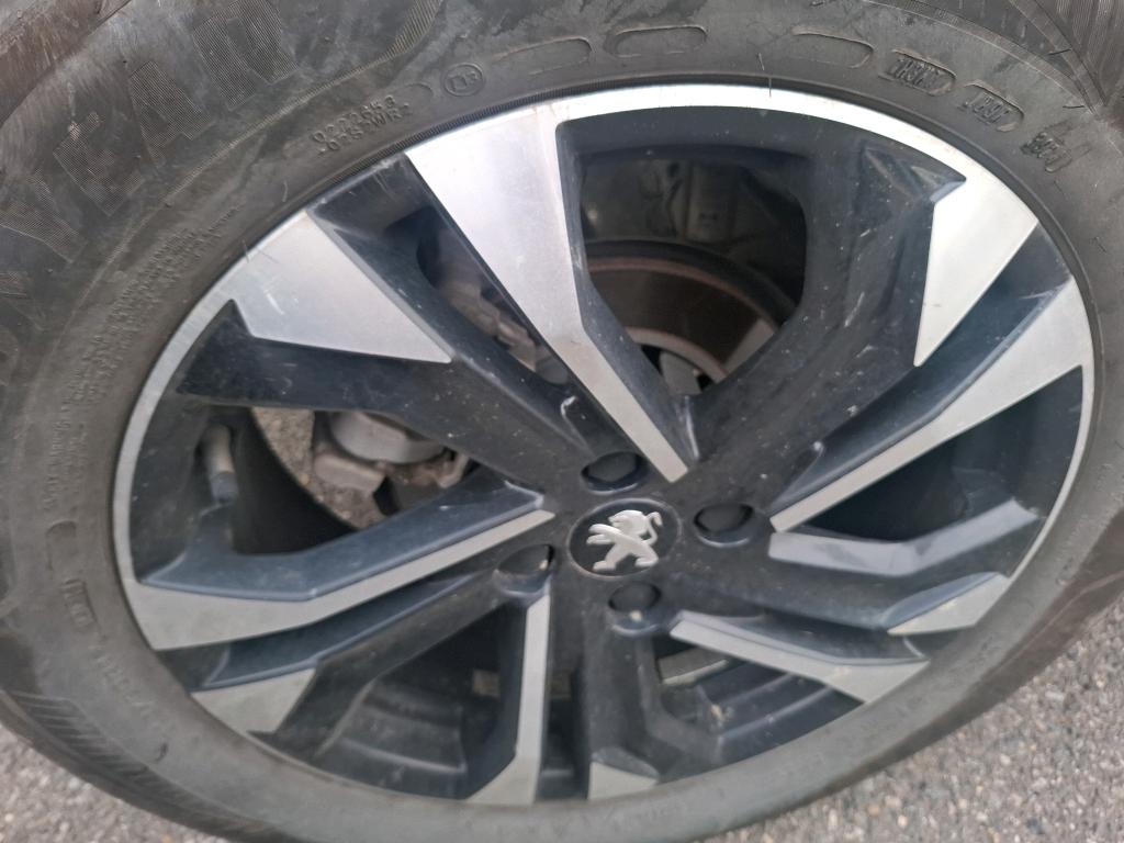 PEUGEOT 2008 BlueHDi 130 S&S EAT8 Allure 2022