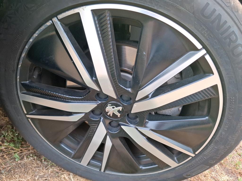 PEUGEOT 3008 Hybrid 225 e-EAT8 GT Pack 2022