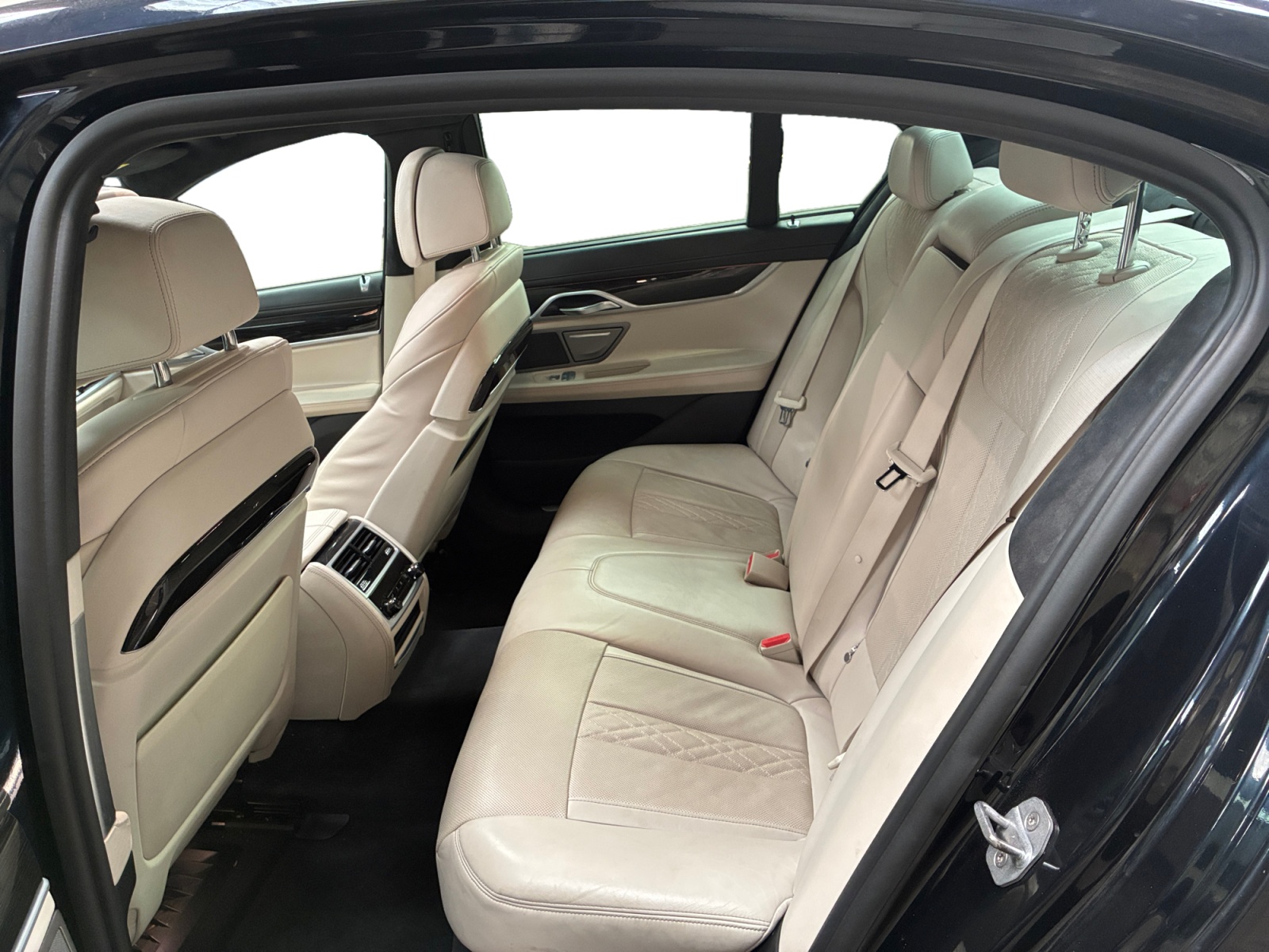 BMW SERIE 7 G11/G12 750i xDrive 450 ch M Sport A 2017