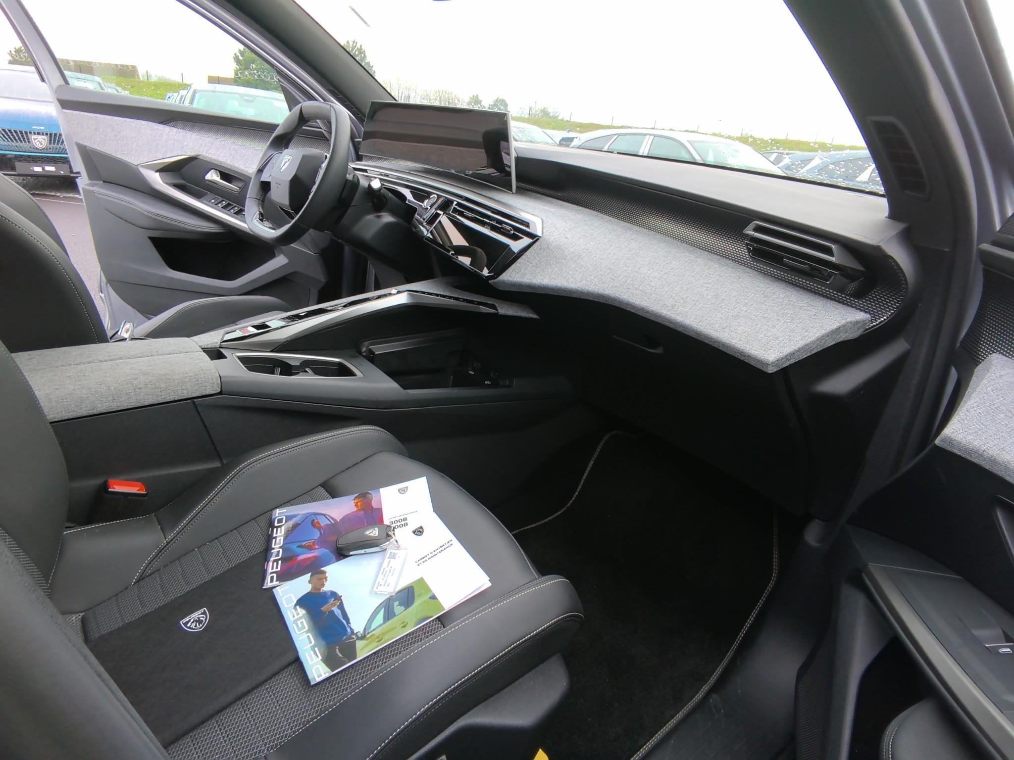 PEUGEOT 5008 Hybrid 145 ch e-DCS6 GT 2025