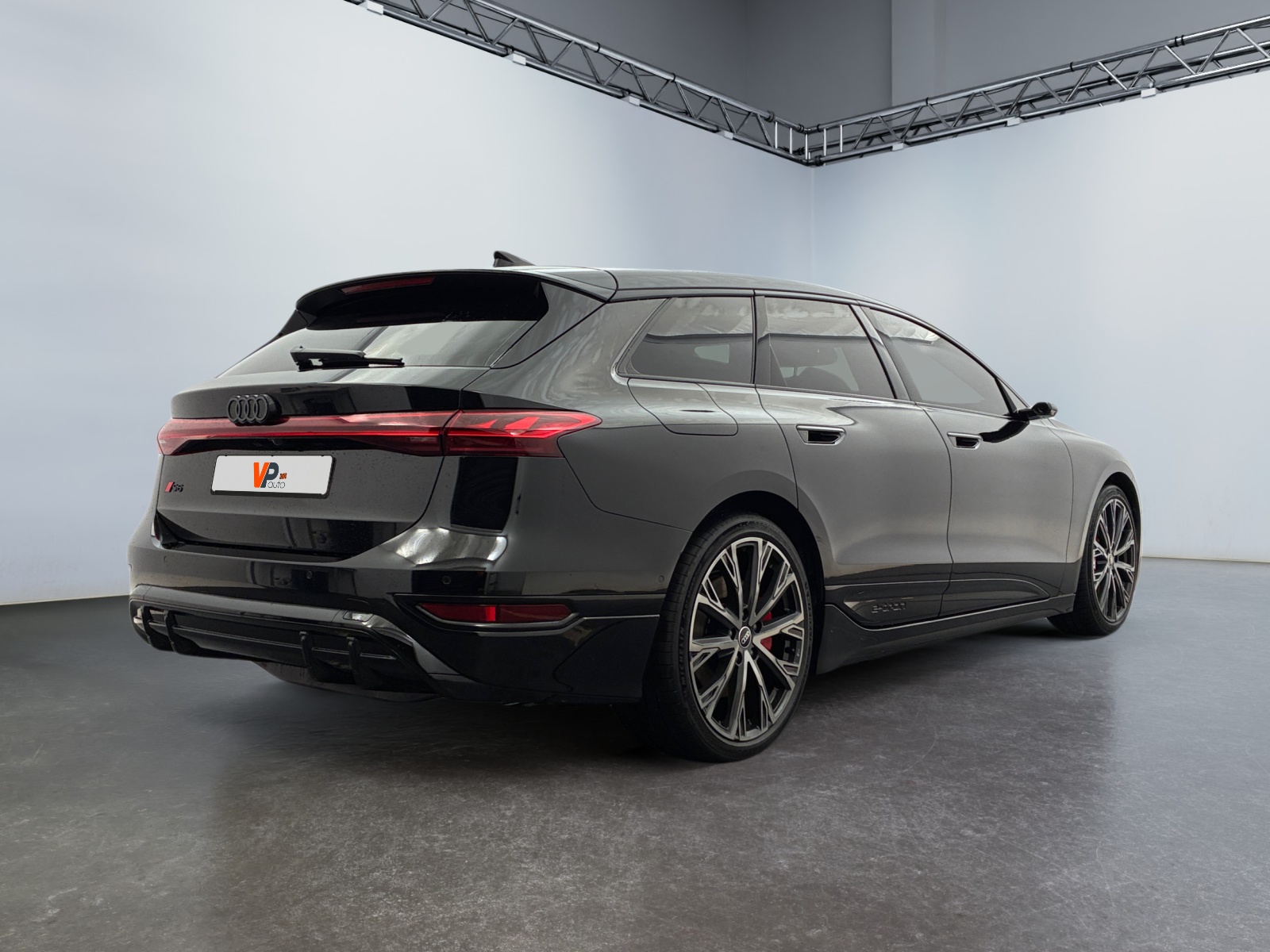 AUDI S6 AVANT E-TRON 2025