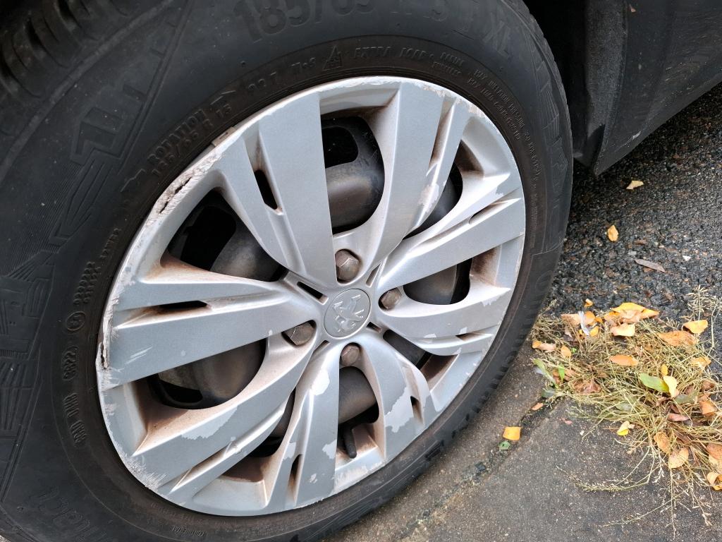 PEUGEOT 208 1.2 PureTech 82ch BVM5 Active 2015