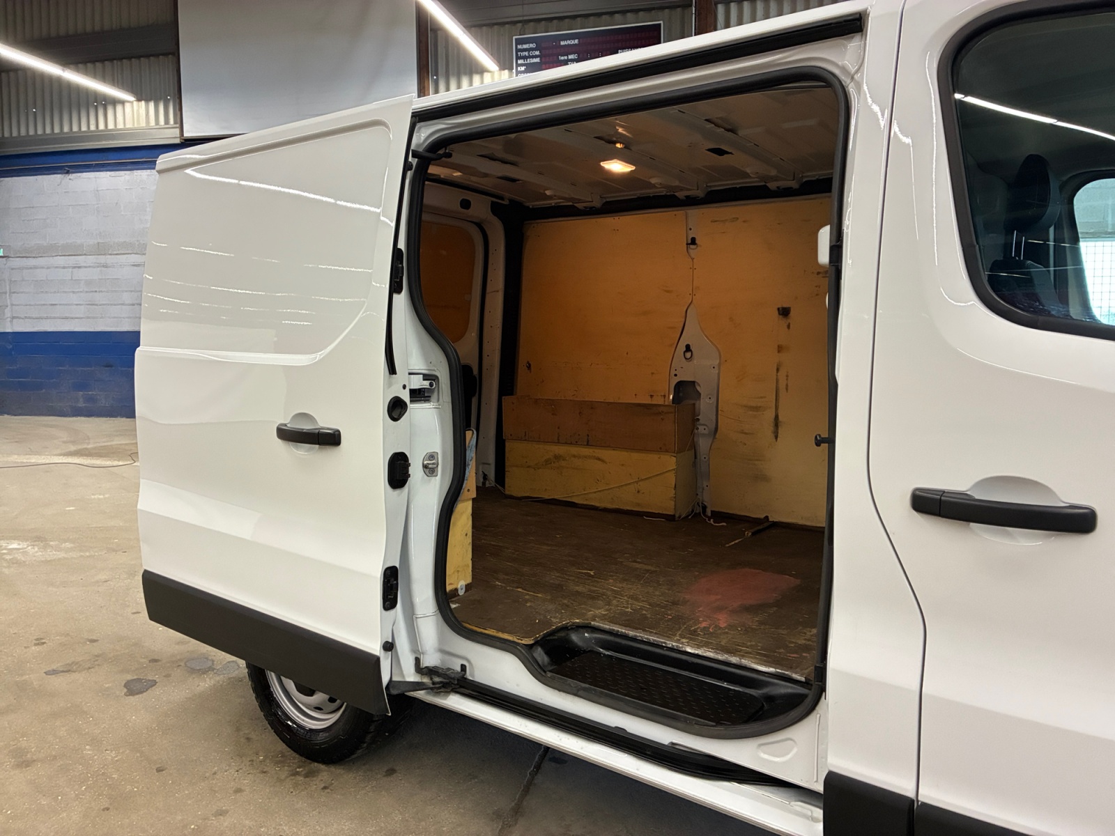 RENAULT TRAFIC FOURGON FGN L1H1 2800 KG BLUE DCI 130 GRAND CONFORT 2022