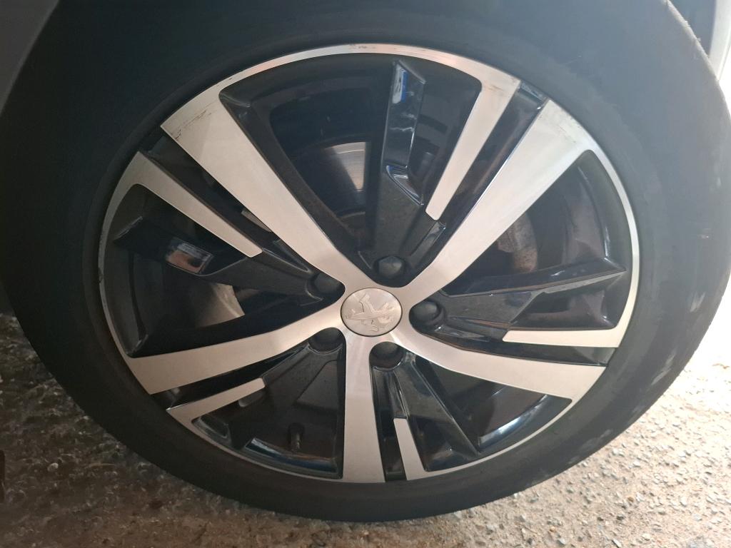 PEUGEOT 5008 BlueHDi 130ch S&S EAT8 GT 2023