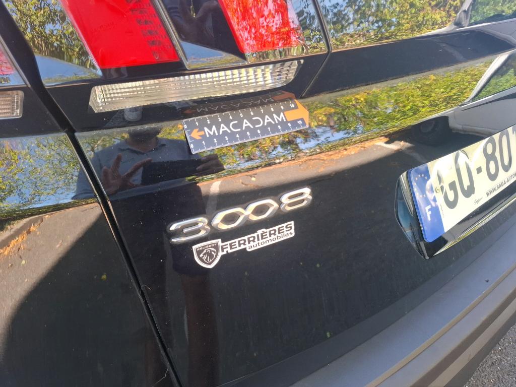 PEUGEOT 3008 Hybrid 225 e-EAT8 Active Pack 2023