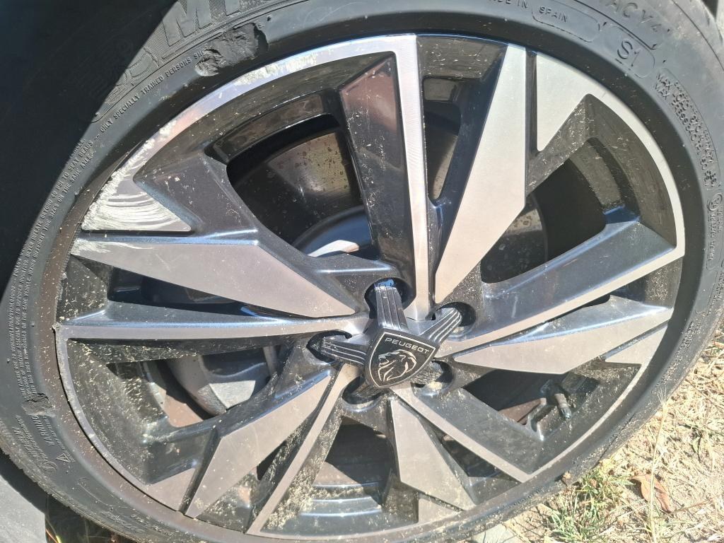 PEUGEOT 308 PHEV 180 e-EAT8 Active Pack 2023