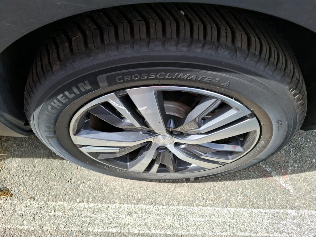PEUGEOT 3008 Hybrid 225 e-EAT8 Allure Pack 2022