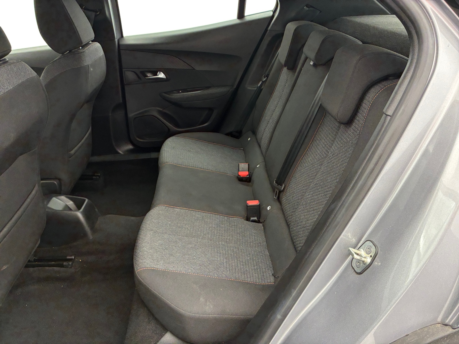 PEUGEOT 2008 Hybrid 136 e-DCS6 Style 2025