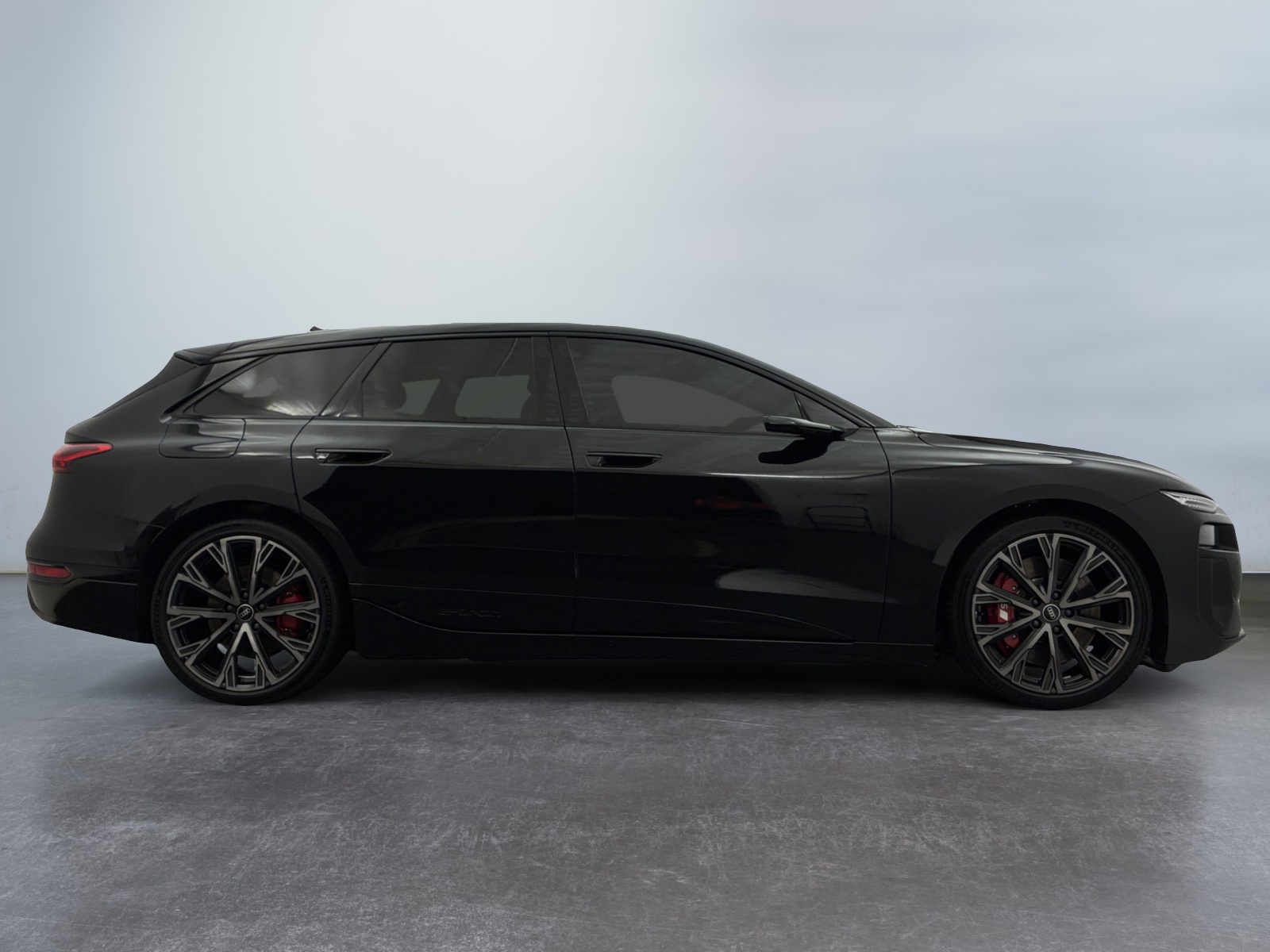 AUDI S6 AVANT E-TRON 2025