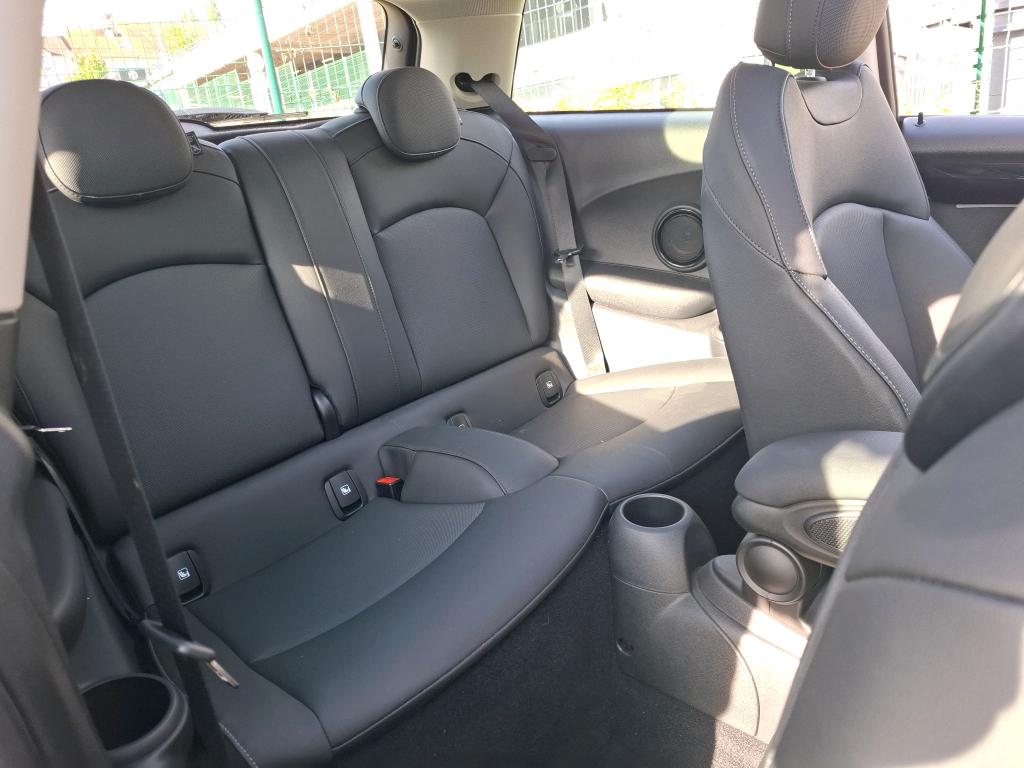 MINI HATCH 3 Portes Cooper 136 ch BVA7 Edition Camden 2023