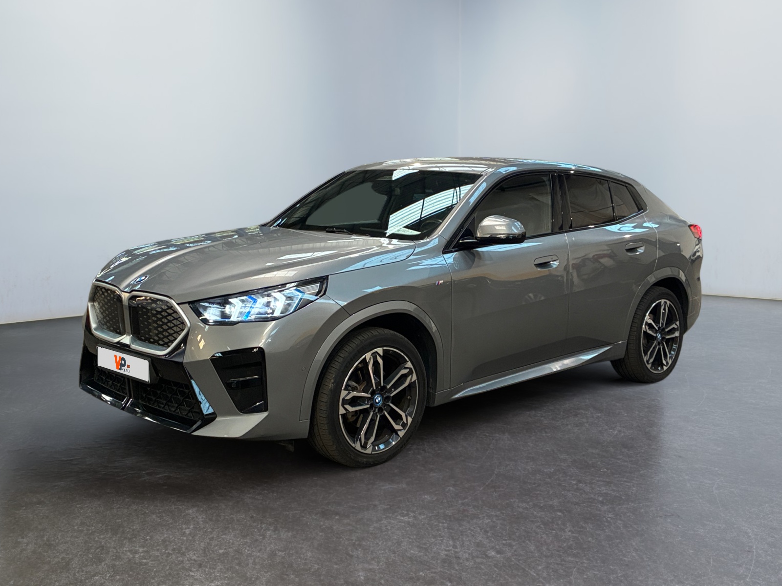 IX2 U10