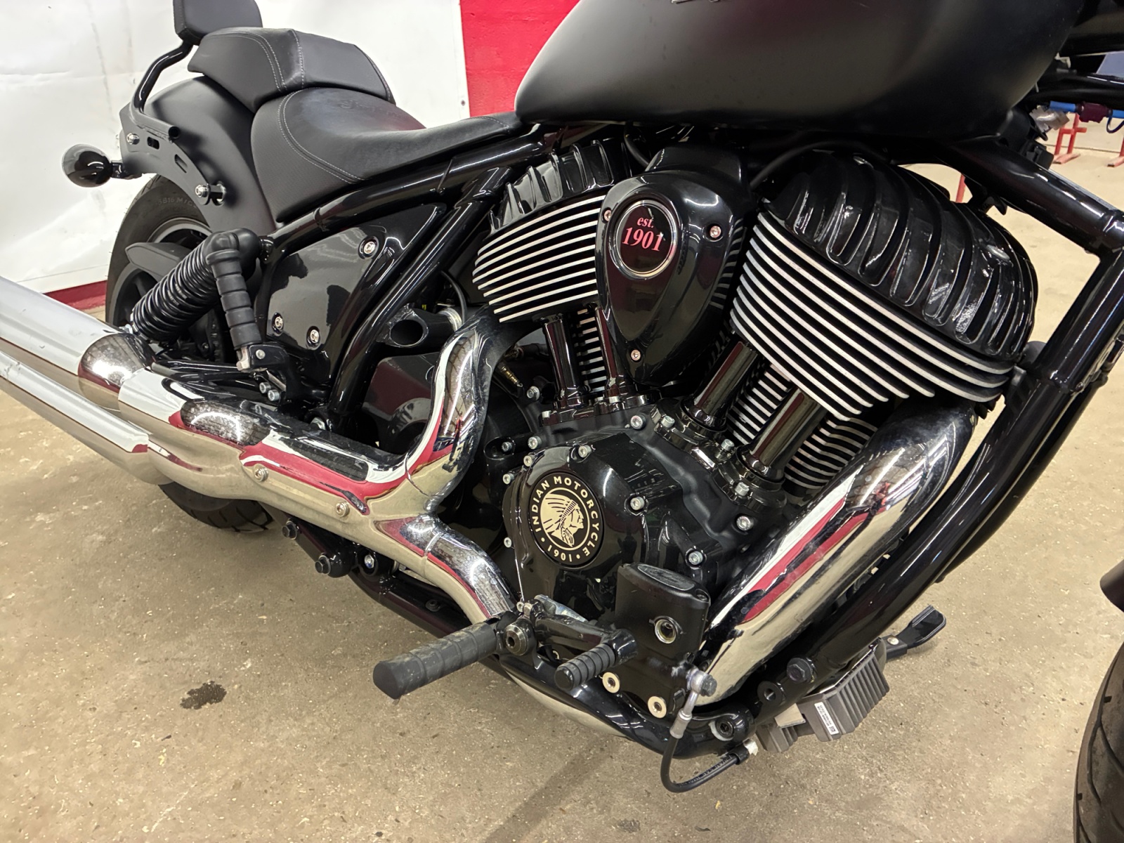 INDIAN Chief Dark Horse 1890 2023