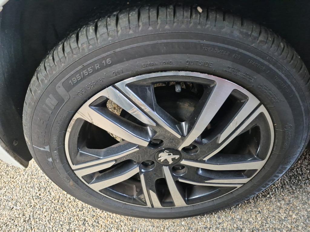 PEUGEOT 208) 208 PureTech 100 S&S BVM6 Active Pack 2023