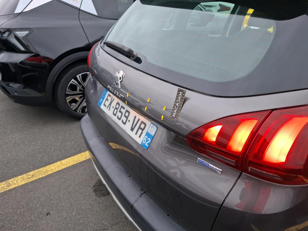 PEUGEOT 2008 1.2 PureTech 110ch S&S BVM5 Allure 2017
