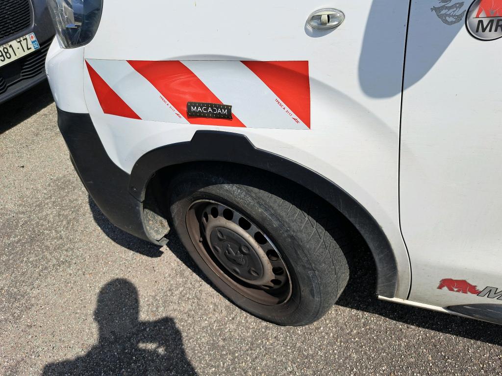 PEUGEOT EXPERT FGN TOLE STANDARD 2.0 BLUEHDI 120 S&S BVM6 PREMIUM 2019