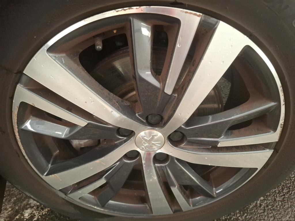 PEUGEOT 3008 Hybrid 225 e-EAT8 Allure Pack 2021