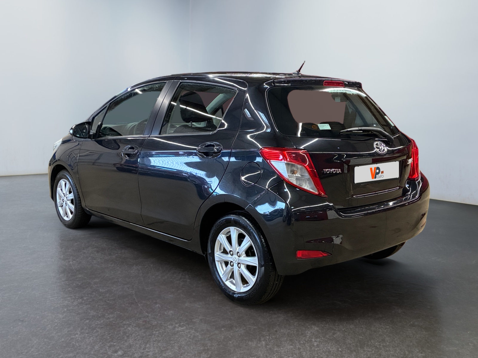 TOYOTA Yaris 69 VVT-i Active 2014