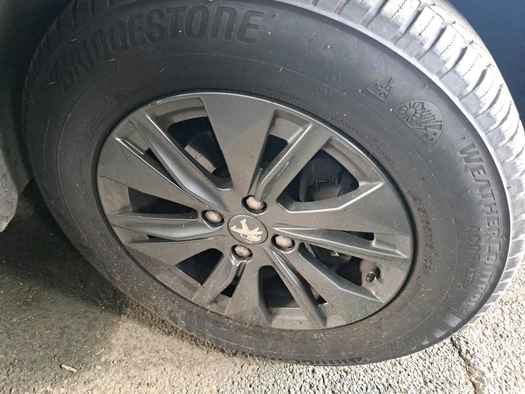 PEUGEOT 2008 PureTech 130 S&S EAT8 Active Pack 2022