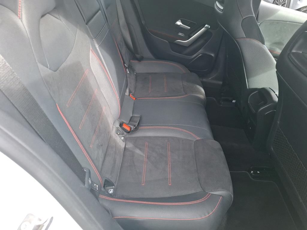 MERCEDES-BENZ CLASSE A 180 d Business Line 2024