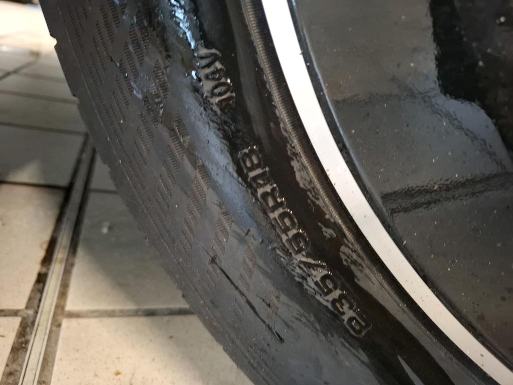 MERCEDES-BENZ EQB 250+ AMG Line 2024