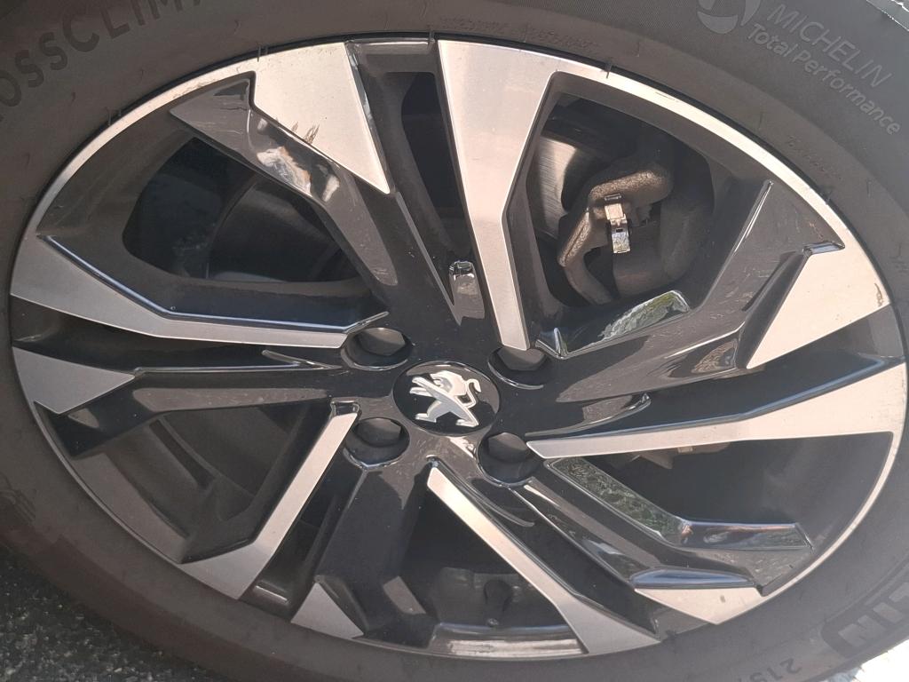 PEUGEOT 2008 BlueHDi 130 S&S EAT8 Allure 2022
