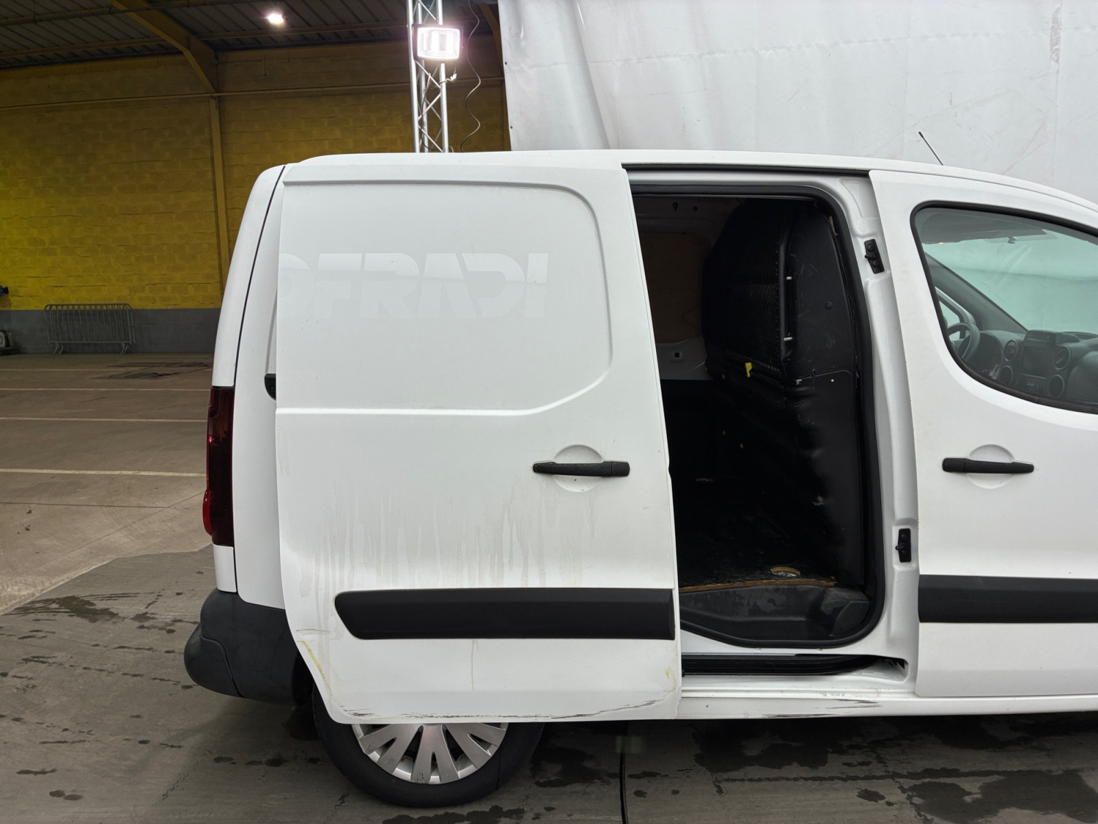 CITROEN BERLINGO FOURGON M BLUEHDI 100 S&S BUSINESS 2017
