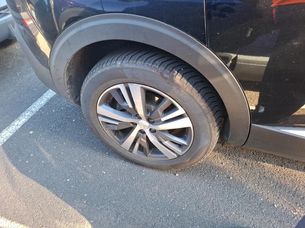PEUGEOT 5008 Hybrid 136 e-DCS6 Allure Pack 2024