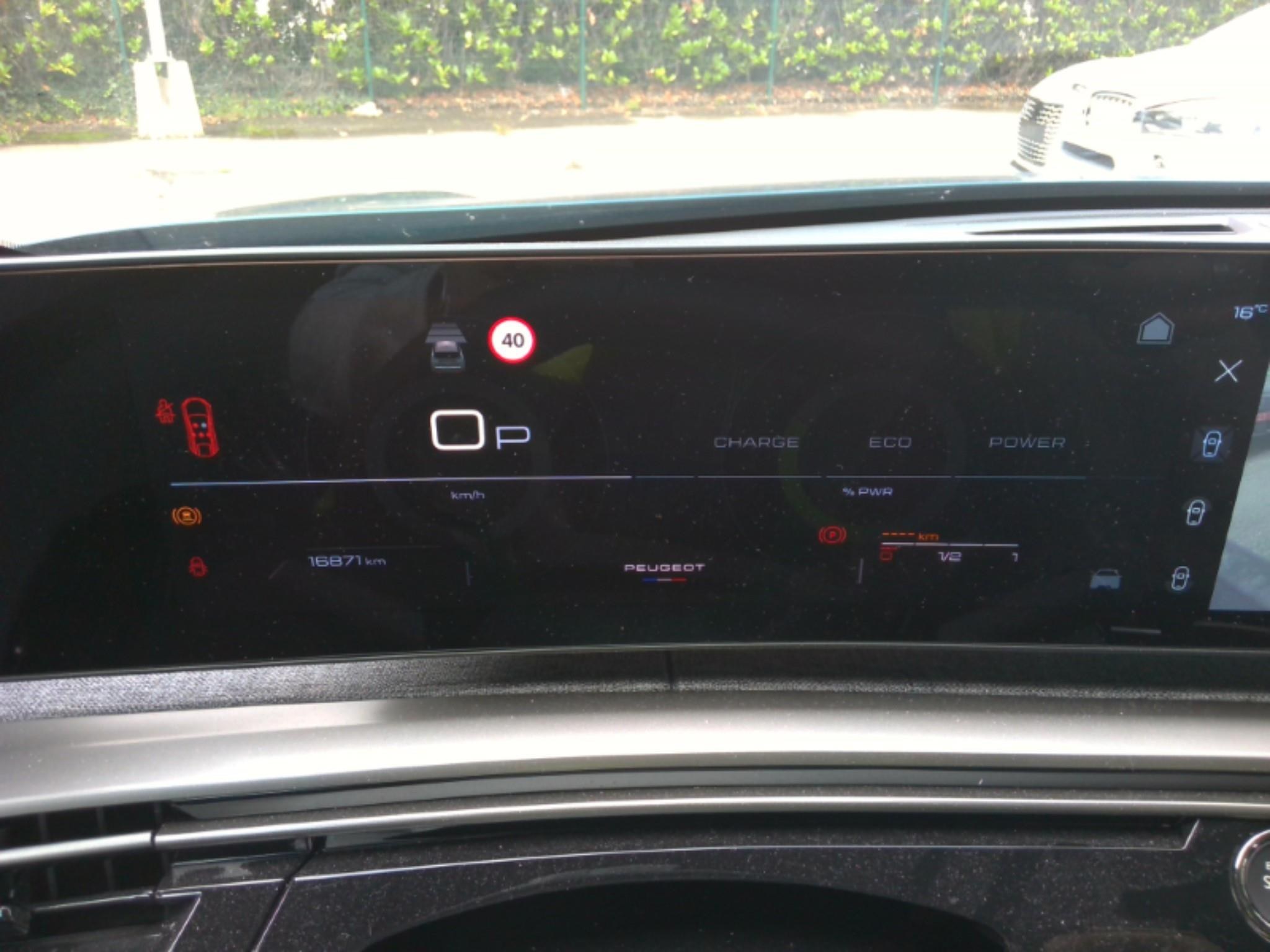 PEUGEOT 3008 Hybrid 145 e-DCS6 GT 2025