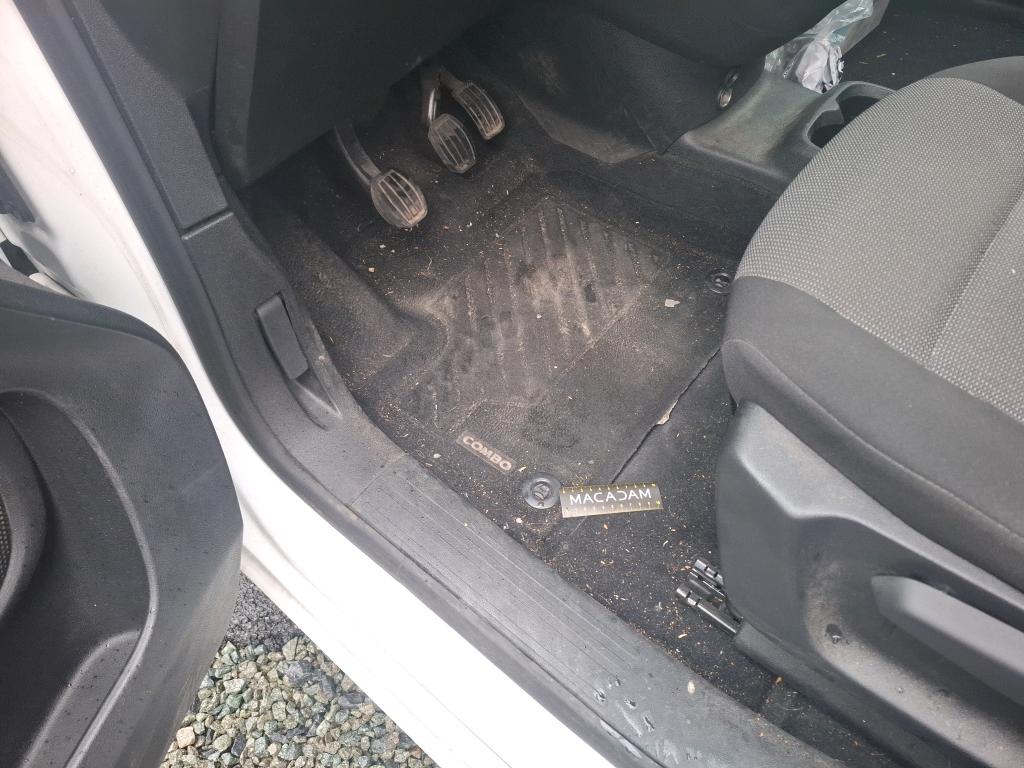 OPEL COMBO CARGO 1.5 100 CH S/S L1H1 BVM6 STANDARD PACK CLIM 2022
